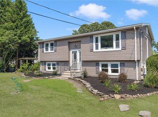 142 Overlook Dr, Warwick, RI 02818