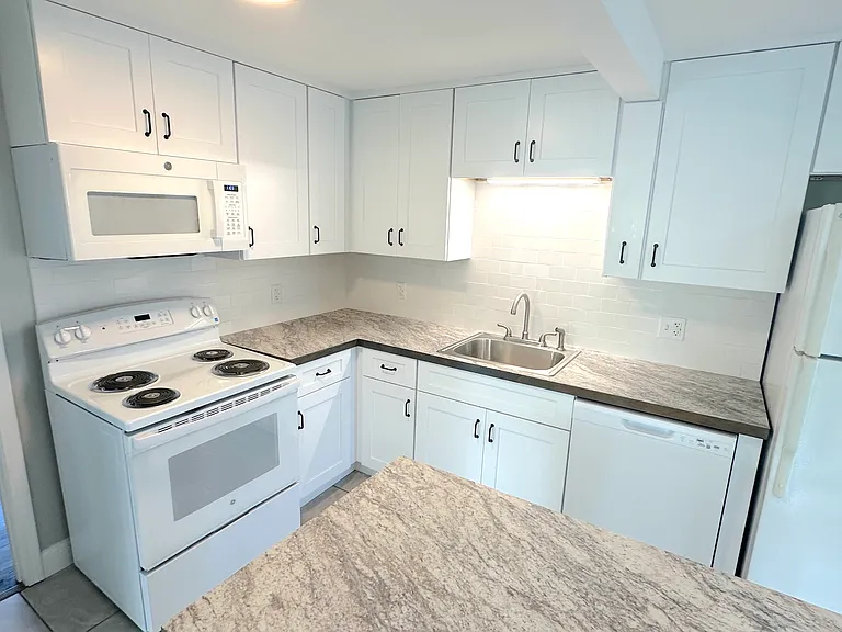 168 Alfred St #201 — Photo 2