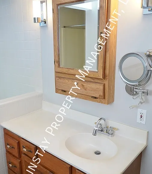 513 Main St — Photo 10