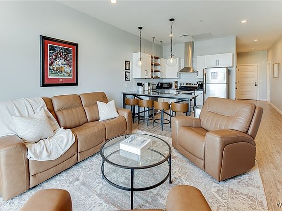 3rd image of 2531 University Blvd APT 11