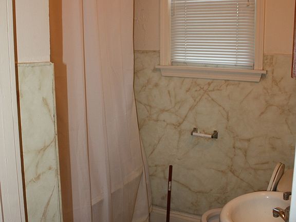 5th image of 305 W Navarre St APT 1
