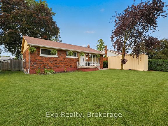 3rd image of 6 Coleman Dr