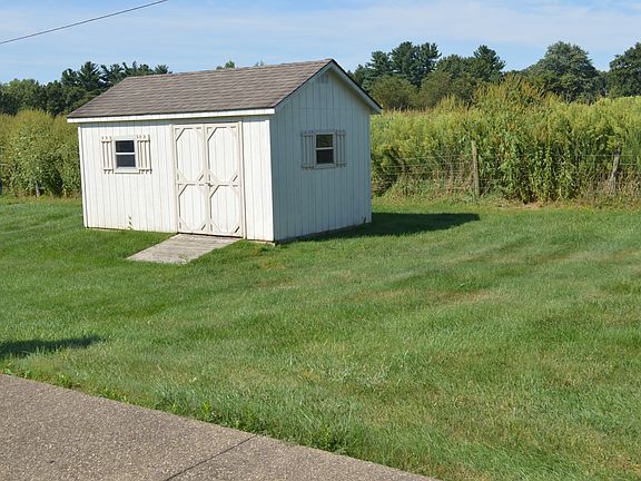 4th image of 385 Spring Valley Dr