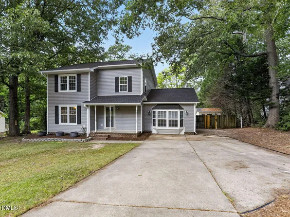 102 Greenwood Cir, Smithfield, NC 27577