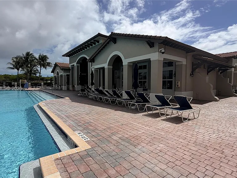 9468 SW 221st Ln — Photo 32