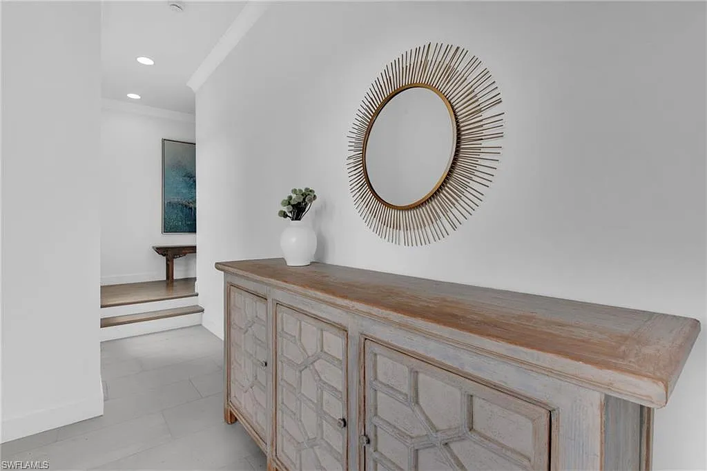 2 bed, 2.0 bath, 2169 sqft, $8,500 — Photo 2