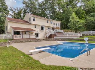 238 Parsonage Hill Rd, Northford, CT 06472