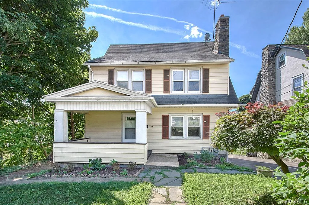 4 bed, 1984 sqft, $4,600 — Photo 1