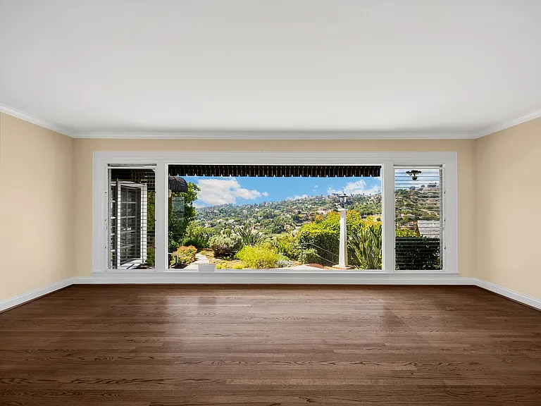 1071 E Avocado Crest Rd — Photo 3