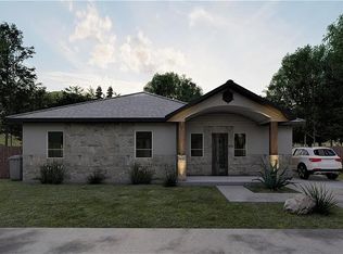 810 Monterrey St, Lockhart, TX 78644