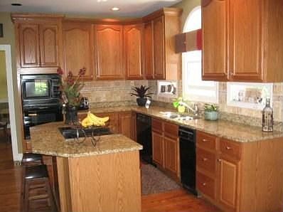 4th image of 7165 Willoughby Ct
