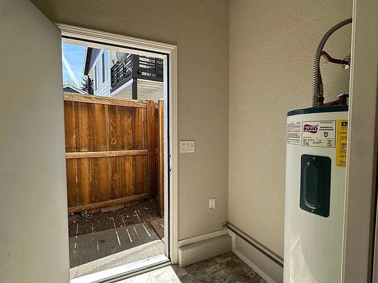 Tumalo Ave, 245 NW - 00245-TUMA-00 — Photo 25