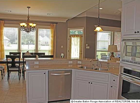 5th image of 4817 Alice Louise Dr