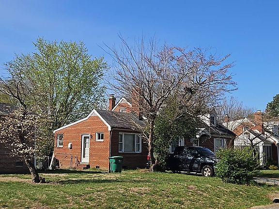 2nd image of 1911 Springdale Rd