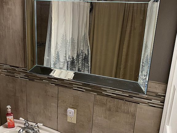 4th image of 1006 W 22nd St