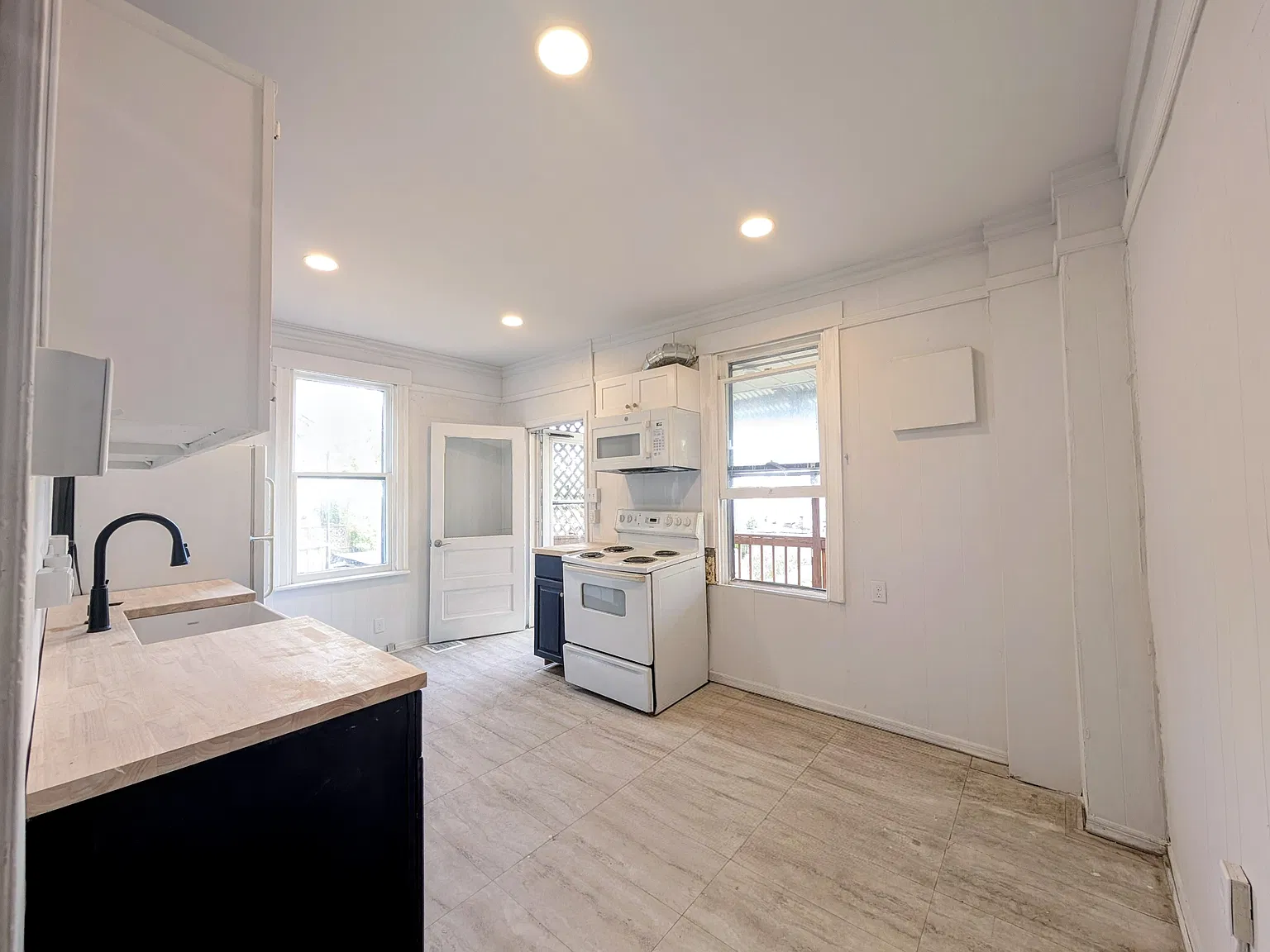 3 bed, 1.5 bath, 2025 sqft, $1,850 — Photo 3