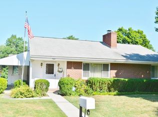 8 Pinewood Ter, Pittsburgh, PA 15237