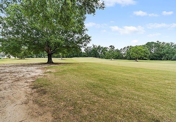 2nd image of 7 Royal Oak Dr