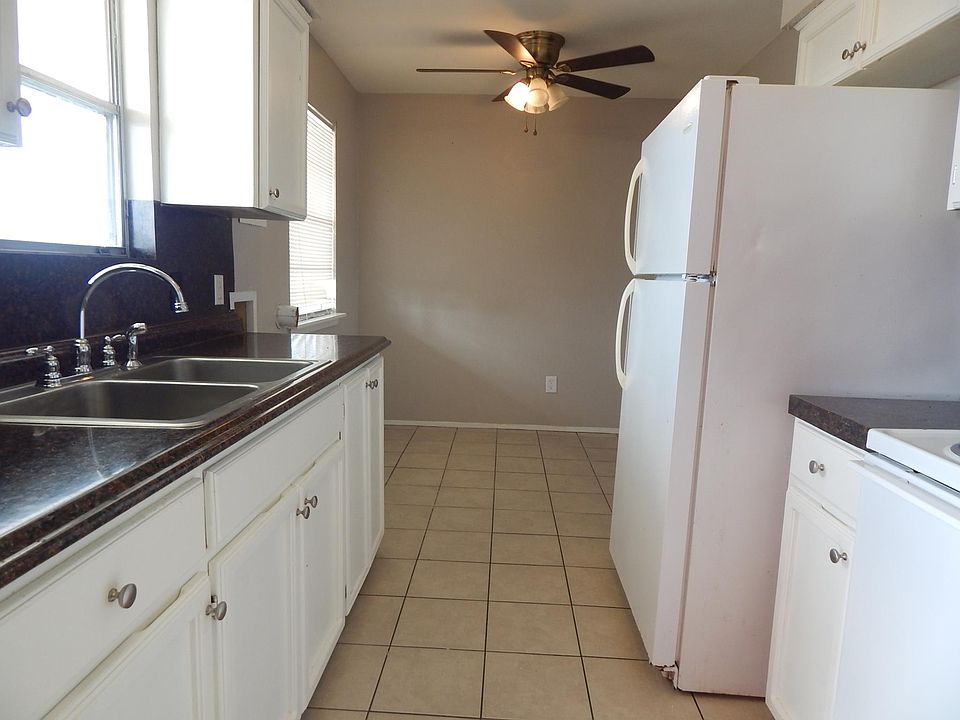 1st image of 929 Quetzal St APT 4