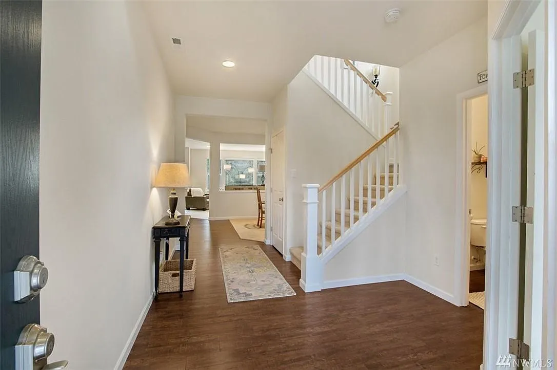 4 bed, 2.5 bath, 2755 sqft, $3,450 — Photo 4