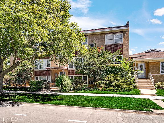 3rd image of 10901 S King Dr APT 201