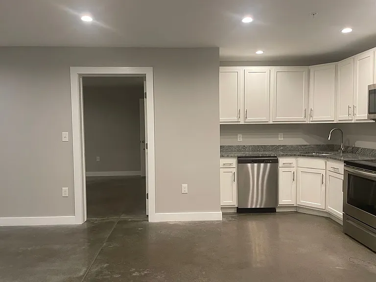 579 South St — Photo 15