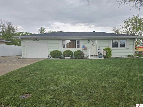 2220 Hillcrest St, Beatrice, NE 68310