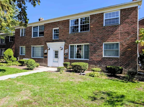 22852 Allen Ct, Saint Clair Shores, MI 48080
