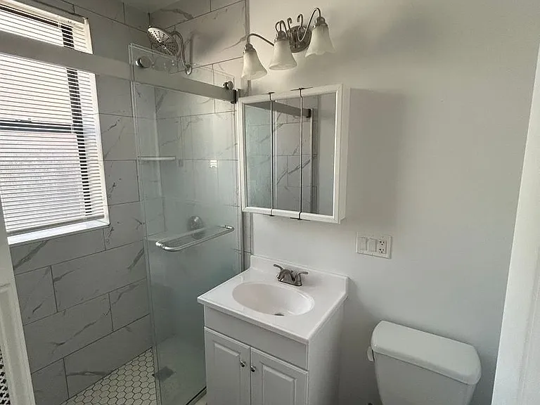 11 Queensberry St #11 — Photo 6
