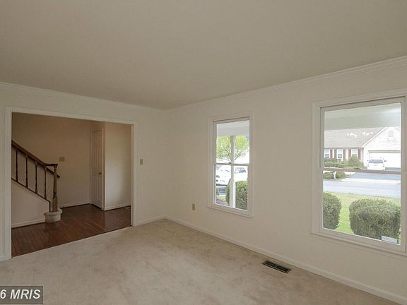 3rd image of 10309 Bedford Ct