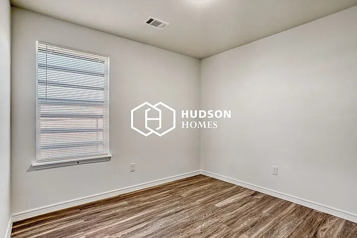 1200 N Van Buren St — Photo 6