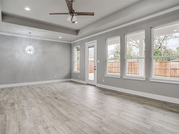 5th image of 4115 Esmalda Dr