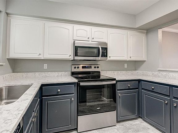 3rd image of 6406 Ferris Dr #21