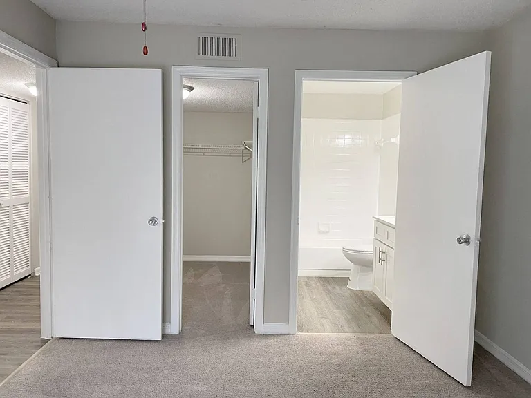 Madison Oaks Apartment Homes — Photo 7