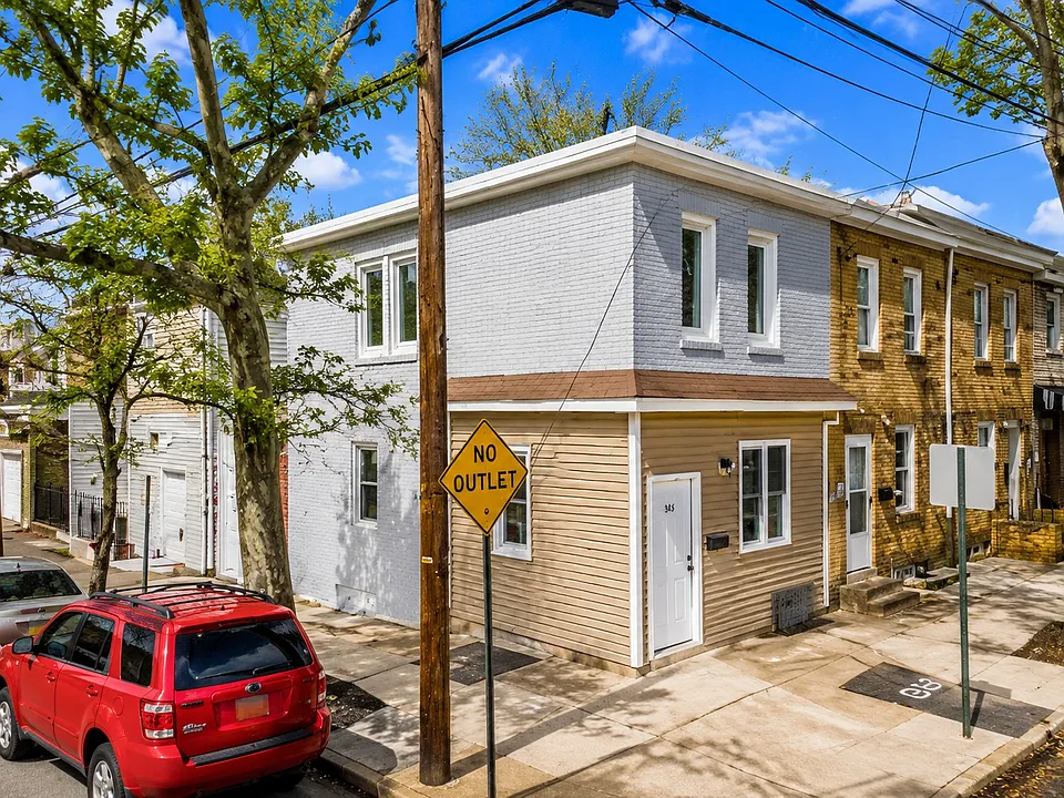 565 Lamberton St #2