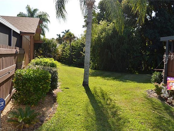 3rd image of 15506 Crystal Lake Dr