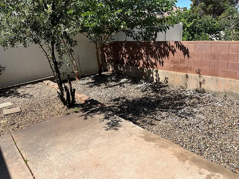 787 N Warm Springs Dr — Photo 32