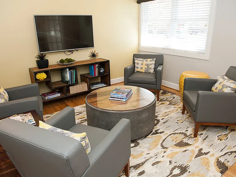 Glen Lennox Apartments — Photo 12