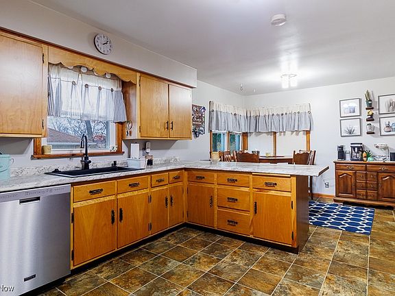 3rd image of 2254 McCollum Rd