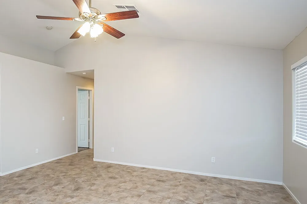 3 bed, 2.0 bath, 1188 sqft, $2,650 — Photo 4