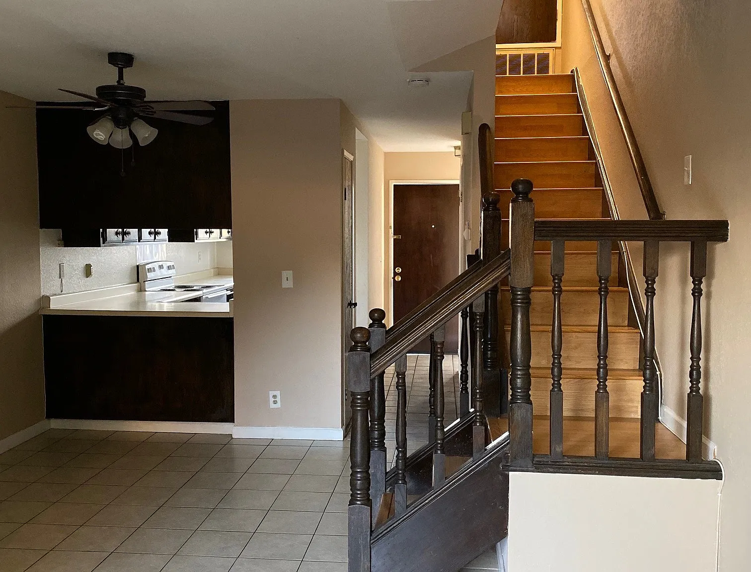 2 bed, 1.5 bath, 1129 sqft, $2,700 — Photo 4