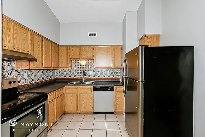 8220 Old Farm Rd — Photo 4