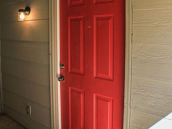 3rd image of 601 NW 121st Ter