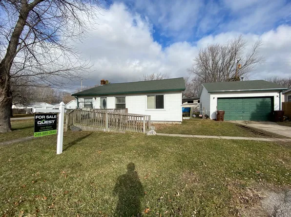 5601 Parkview St, Newport, MI 48166