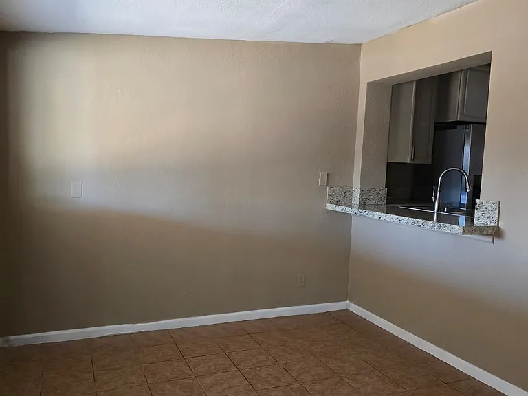 8437 W Roma Ave — Photo 7