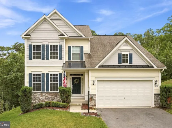 210 Woods Dr, Cross Junction, VA 22625