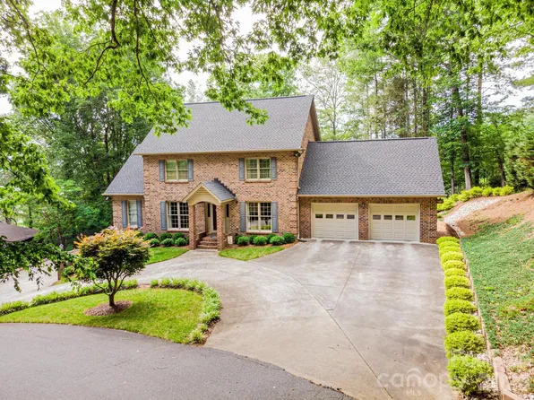 236 Robinwood Cir NE, Lenoir, NC 28645