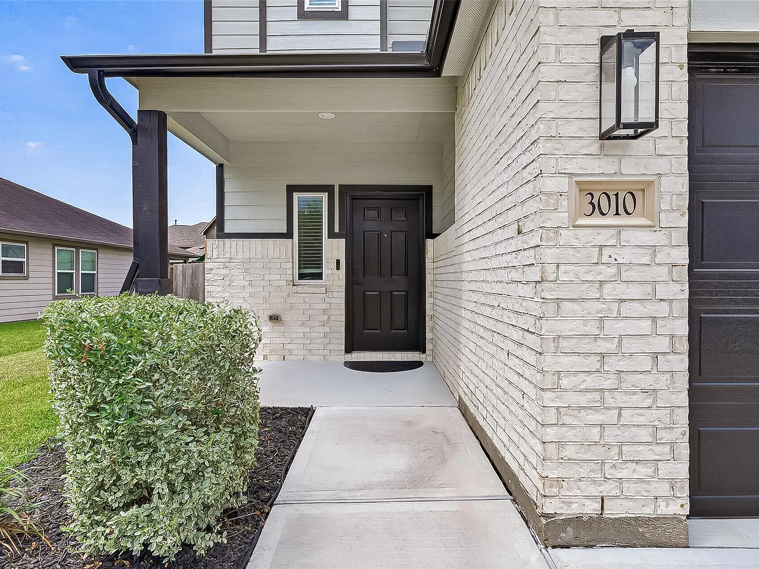 3 bed, 2.5 bath, 2136 sqft, $2,580 — Photo 2