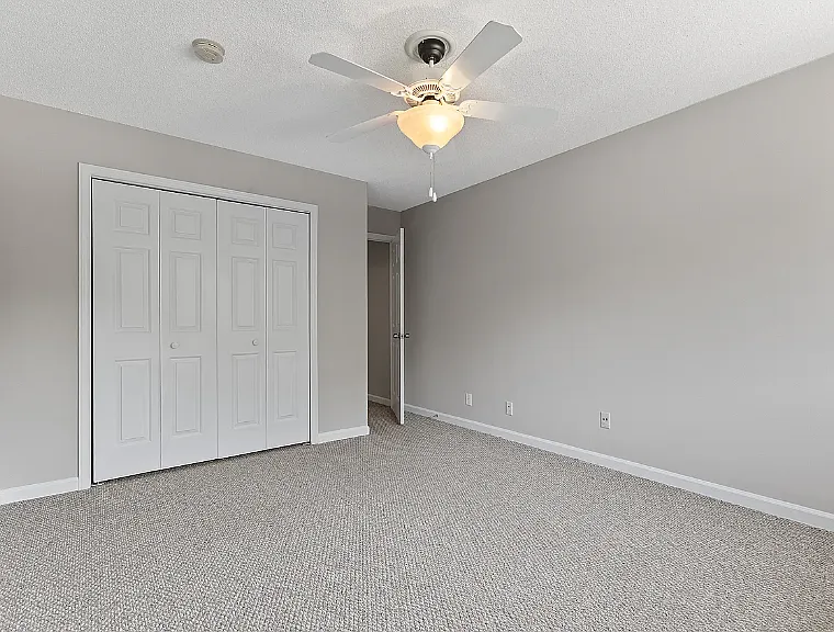 4350 Hunters Club Dr #U — Photo 2
