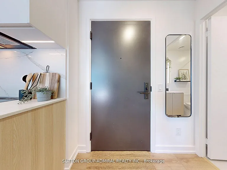 500 Dupont St #502 — Photo 13
